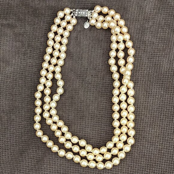 Franklin Mint Jackie Kennedy Triple Strand Pearl Necklace With CZ Clasp - Picture 4 of 16